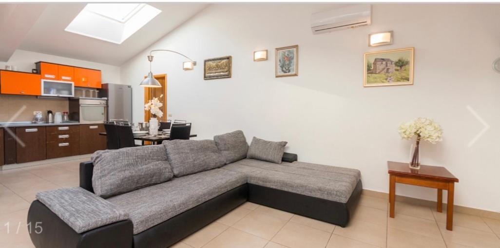 Kuca Za Odmor Villa Sveti Filip i Jakov Ngoại thất bức ảnh